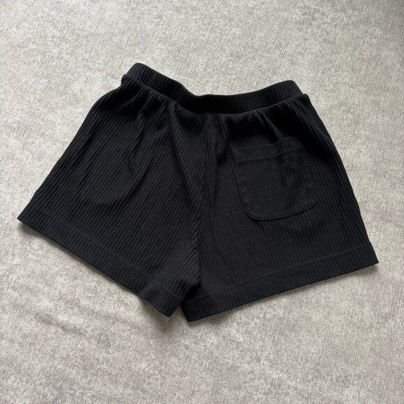 Alo Yoga Black Muse Shorts - Picture 3 of 3